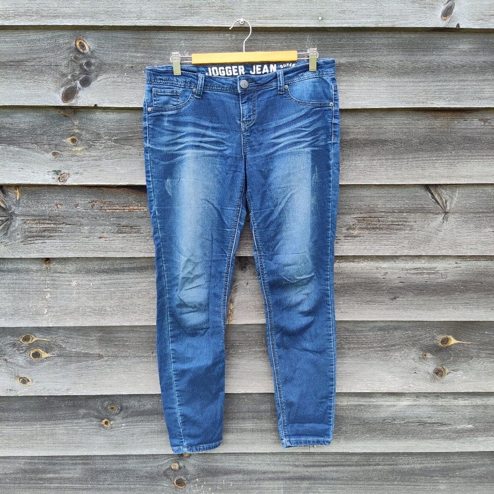 Rue21 super soft jogger jean medium wash skinny juniors fading distressed - 9/10